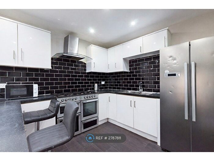 6 Bedroom Terraced House To Rent In King Edward's Road, Swansea, SA1