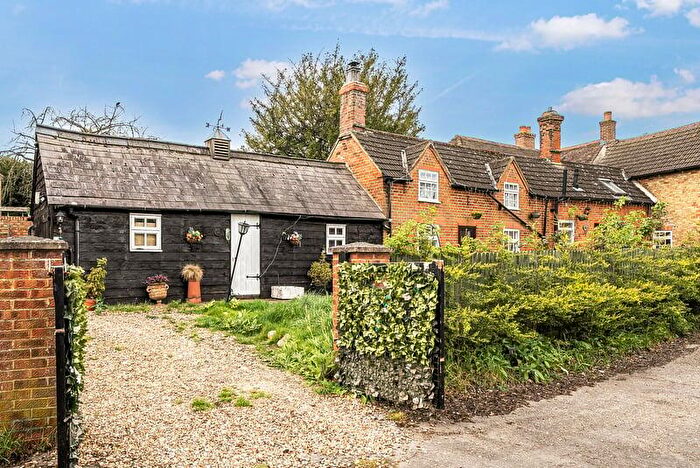 5 Bedroom Detached House For Sale In Orchard Road, Pulloxhill, MK45
