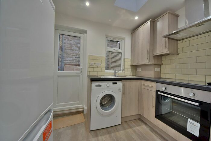 2 Bedroom Flat To Rent In Junction Road / Pemberton Gardens, Archway, London, N19
