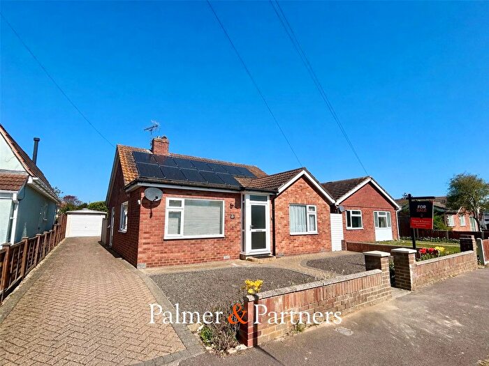 2 Bedroom Bungalow For Sale In Madeira Road, Holland-On-Sea, Clacton-On-Sea, Essex, CO15