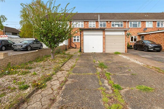 3 Bedroom Terraced House For Sale In Charlotte Gardens, Romford, RM5
