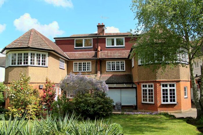 1 Bedroom Flat To Rent In Denton Court, Cranes Drive, Surbiton, KT5