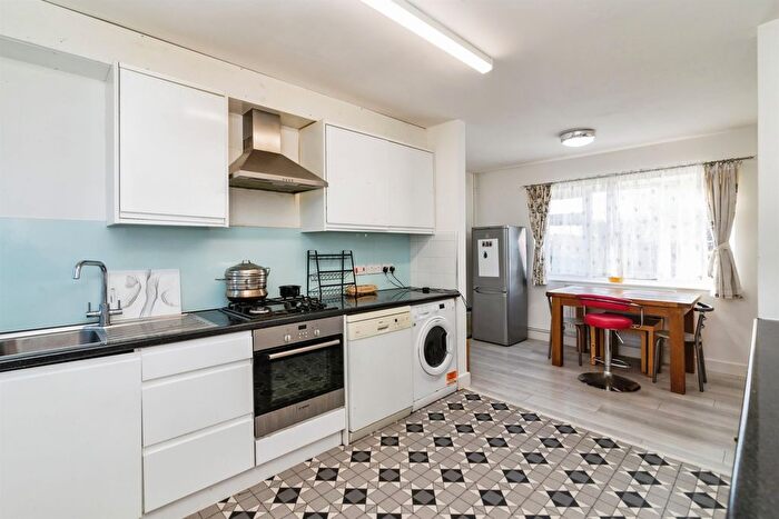 3 Bedroom End Of Terrace House For Sale In Hollingsworth Road, Lowestoft, NR32