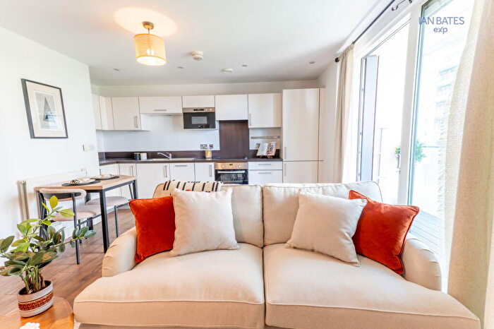 1 Bedroom Apartment For Sale In Roseberry Place, London, E8