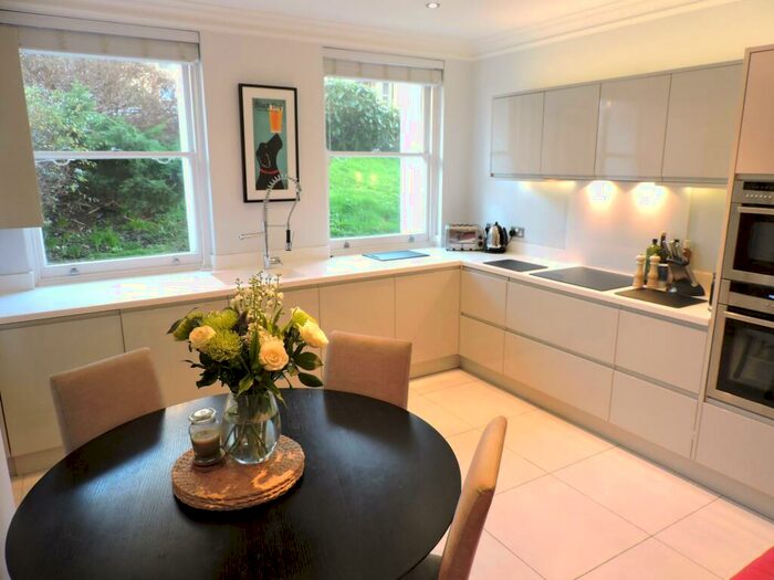 2 Bedroom Flat To Rent In Fourth Avenue, Hove, BN3