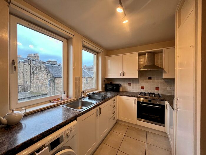 Studio To Rent In Jamaica Mews, New Town, Edinburgh, EH3