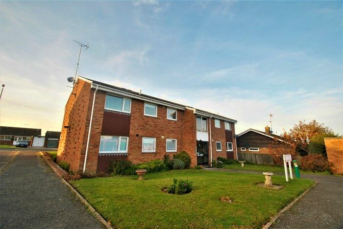 2 Bedroom Flat To Rent In Princess Margaret Avenue, Cliftonville, Margate CT9