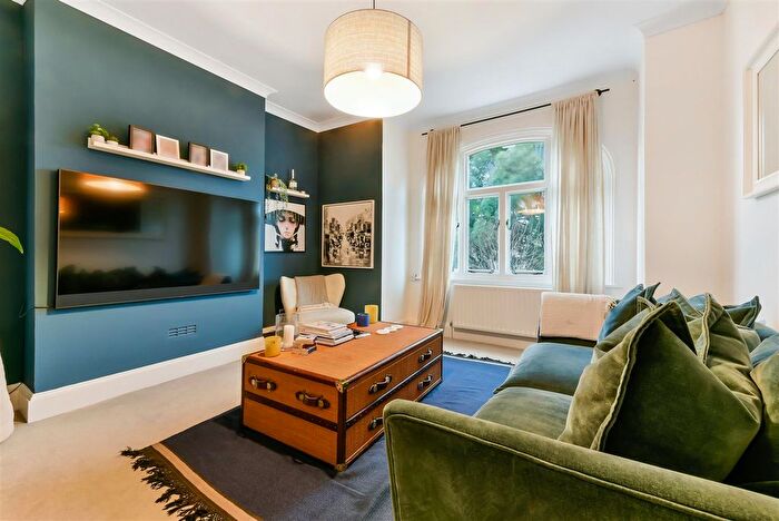 2 Bedroom Flat To Rent In Trinity Road, London, SW19