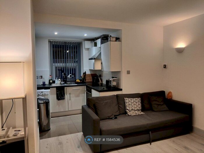 1 Bedroom Flat To Rent In Dewsbury Court, London, W4