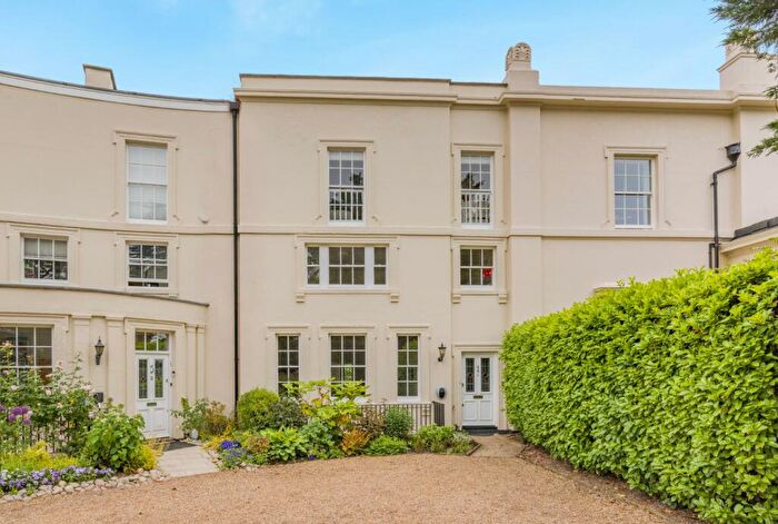 5 Bedroom House For Sale In Carbone Hill, Newgate Street, SG13