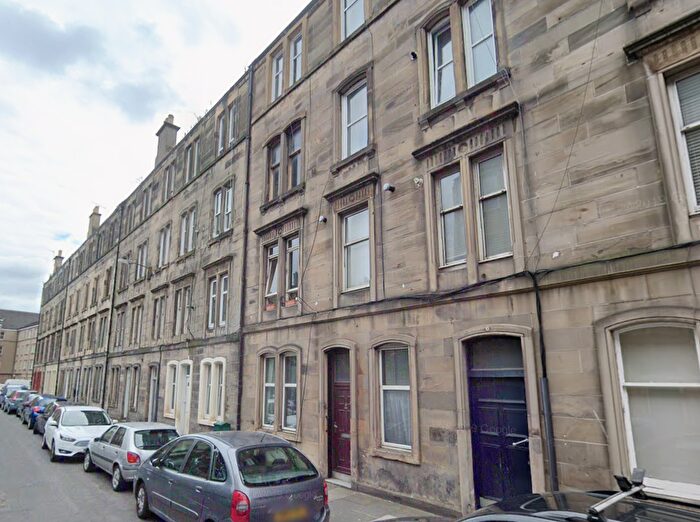 2 Bedroom Flat To Rent In Jameson Place, Edinburgh, EH6