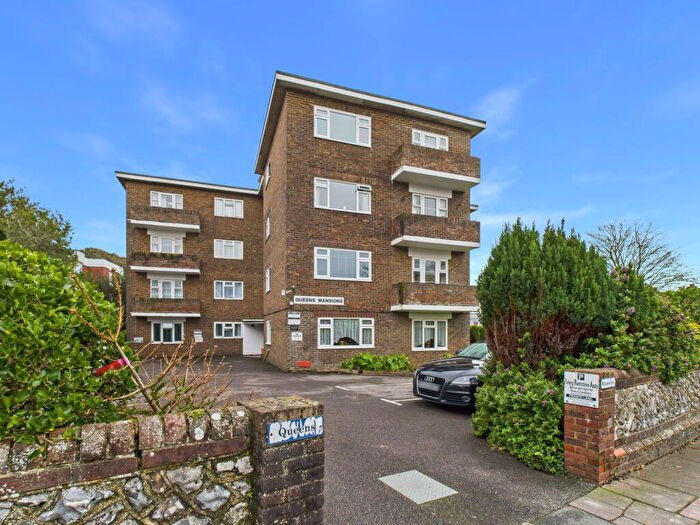 2 Bedroom Flat For Sale In Queens Mansions, Wordsworth Road, Worthing, BN11