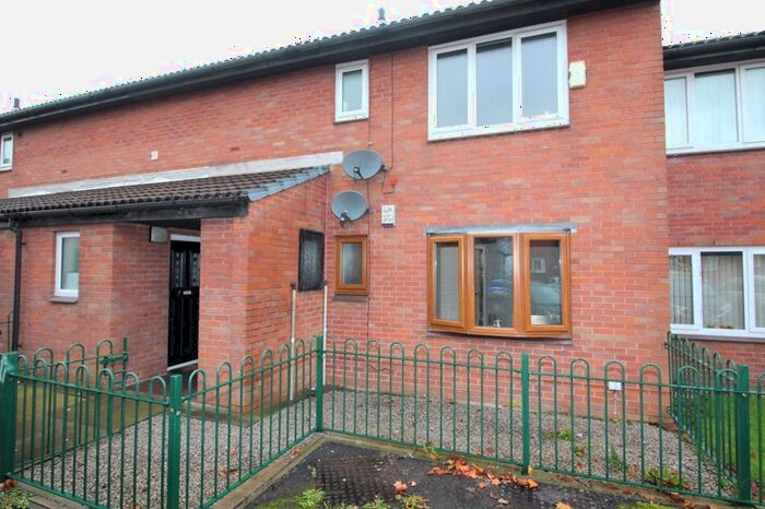 2 Bedroom Flat To Rent In Goldbrook Close, Heywood, OL10