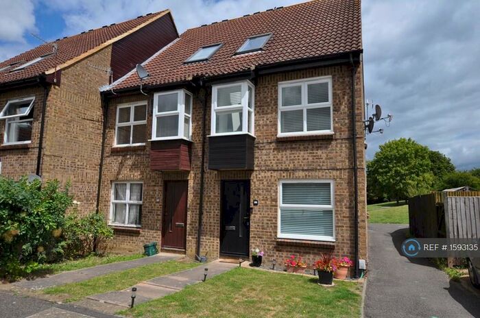 1 Bedroom Flat To Rent In Bradfield Close, Guildford, GU4