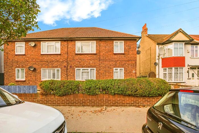 2 Bedroom Maisonette For Sale In Winterbourne Road, Thornton Heath, CR7