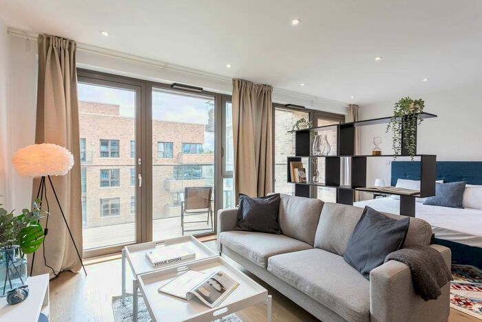 Studio To Rent In Hemming Street, Bethnal Green, London, E1