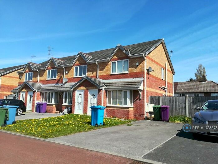 3 Bedroom Semi-Detached House To Rent In Penshaw Close, Liverpool, L14