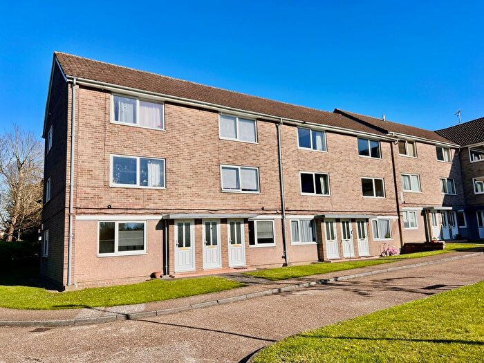 2 Bedroom Maisonette To Rent In Kent Avenue, West Ealing, W13