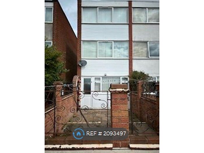 3 Bedroom End Of Terrace House To Rent In St. Michaels Avenue, Gedling, Nottingham, NG4