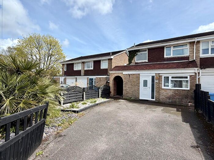 3 Bedroom Semi Detached House For Sale In King John Avenue, Bearwood, BH11