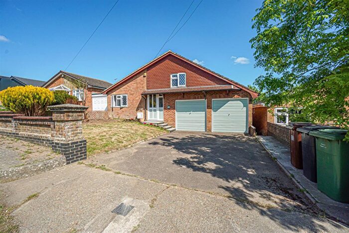 3 Bedroom Detached House For Sale In Pine Avenue, Hastings, TN34