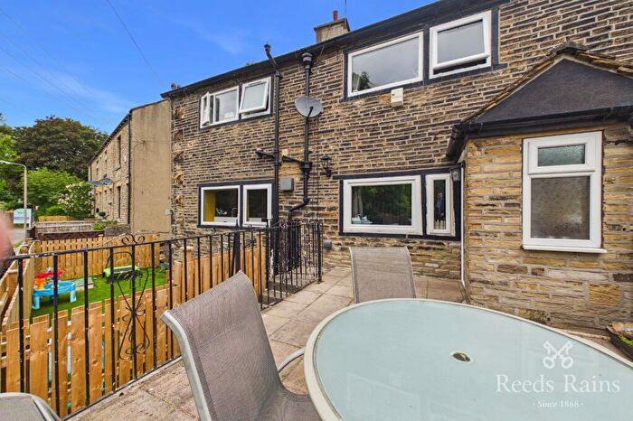 2 Bedroom Semi Detached House For Sale In Wheatley City, Halifax, West Yorkshire, HX3