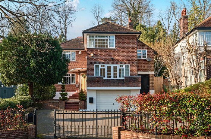 5 Bedroom Detached House For Sale In Yester Road, Chislehurst, Kent, BR7