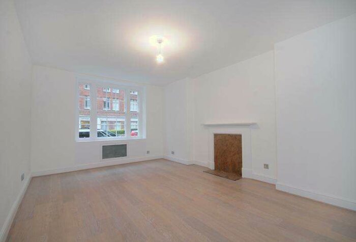 2 Bedroom Flat To Rent In Queensway, Bayswater, W2