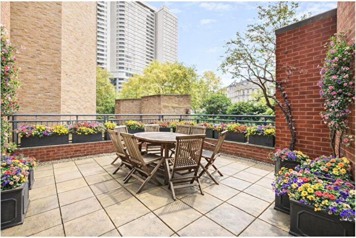 2 Bedroom Flat To Rent In Emperors Gate, London, SW7