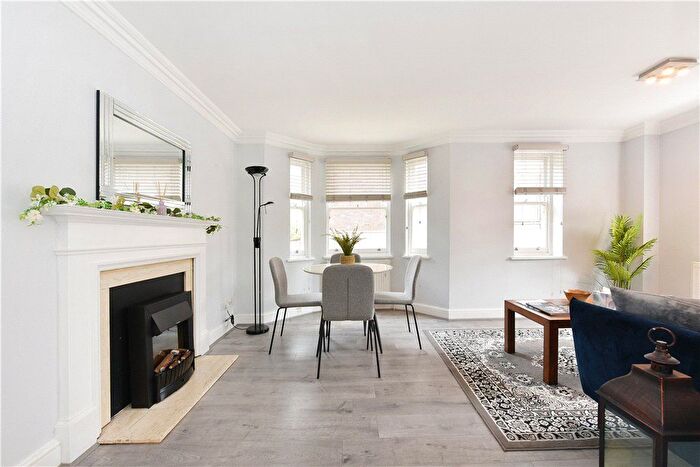 2 Bedroom Flat To Rent In Upper Berkeley Street, Marylebone, W1H