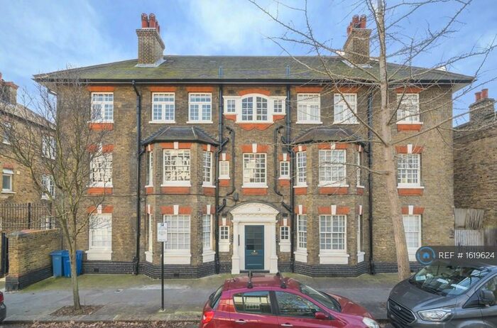 2 Bedroom Flat To Rent In Liverpool Grove, London, SE17