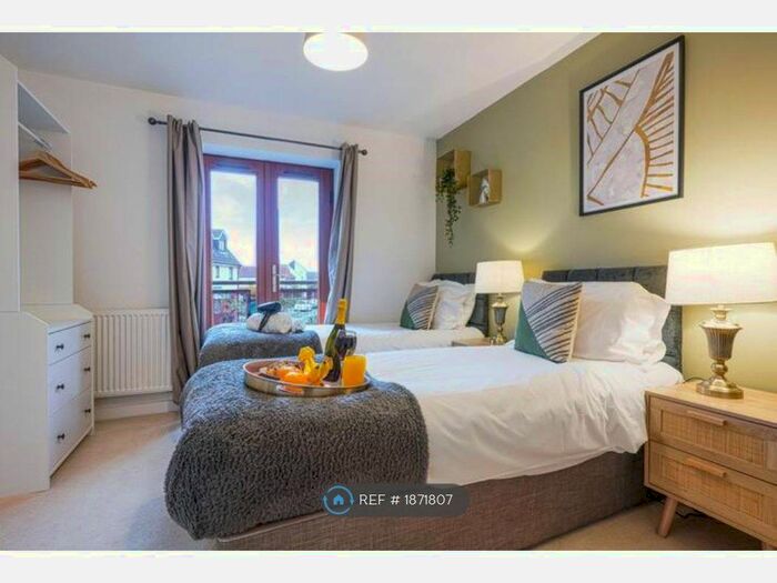 3 Bedroom Semi-Detached House To Rent In Poppy Avenue, Milton Keynes, MK10