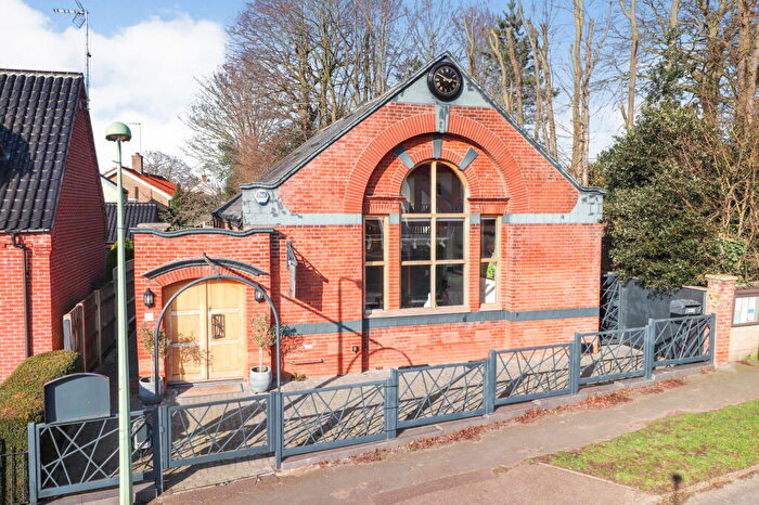 2 Bedroom Character Property For Sale In The Street, Barnby, Beccles, NR34