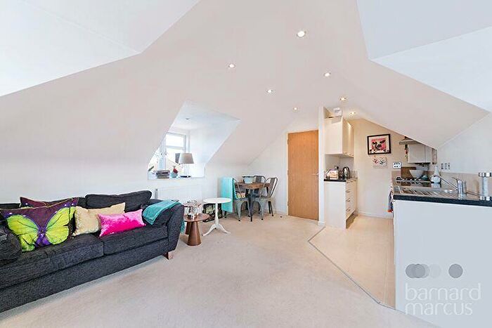 1 Bedroom Apartment To Rent In Oakleigh Road North, N20