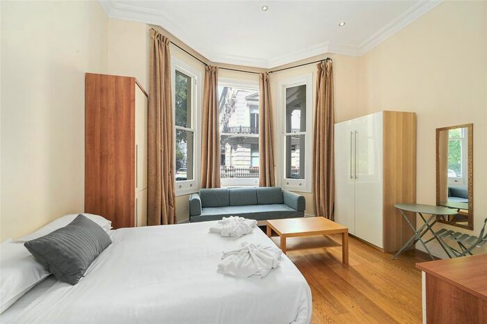 Studio To Rent In Courtfield Gardens, Gloucester Road, London, SW5