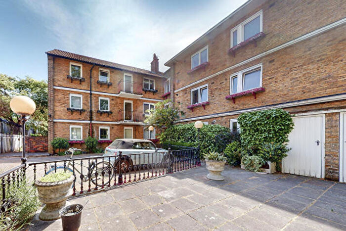 3 Bedroom Flat To Rent In Winchester House, - Highbury New Park, London, N5