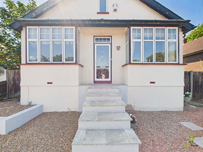 3 Bedroom Detached House For Sale In Lower Road, Belvedere, Kent, DA17