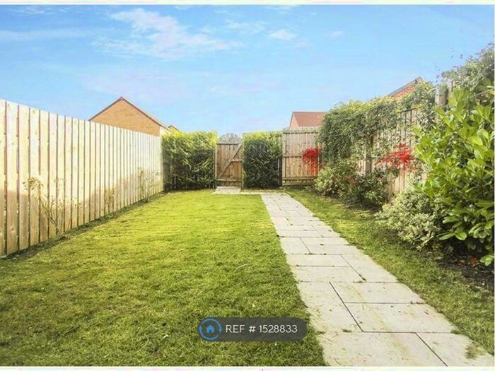 3 Bedroom Semi-Detached House To Rent In Viscount Close, Shiremoor, Newcastle Upon Tyne, NE27