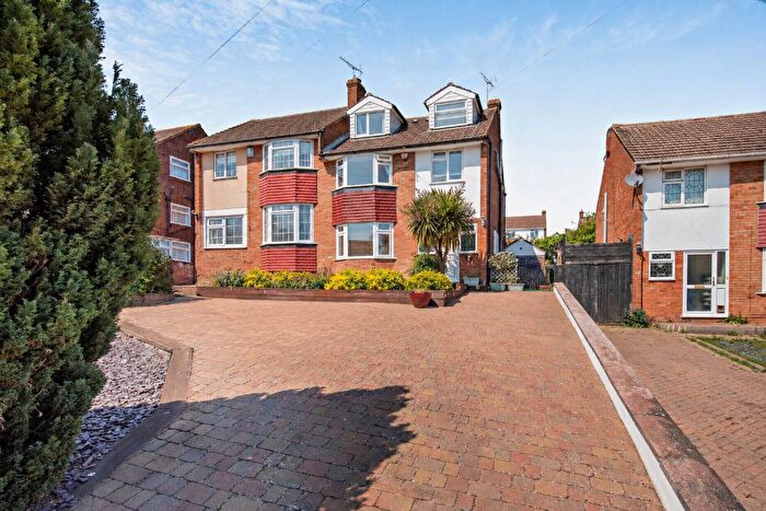 5 Bedroom Semi-Detached House For Sale In Cranfield Crescent, Cuffley, EN6