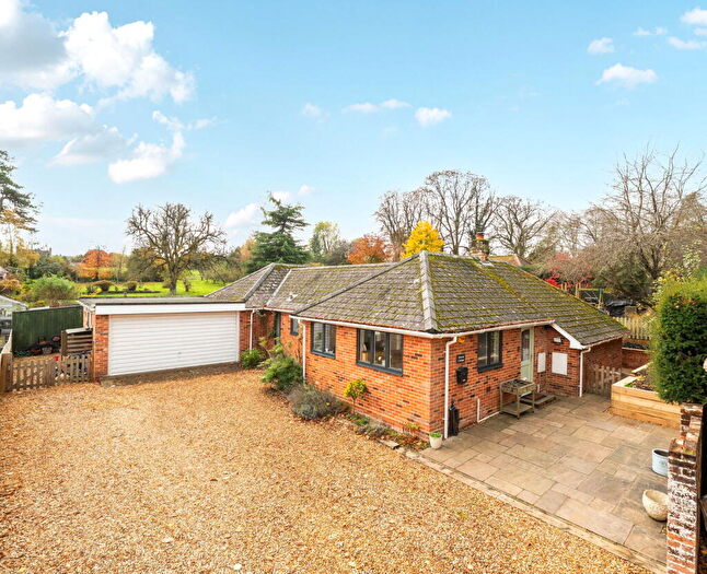 3 Bedroom Cottage For Sale In Littleton, SO22