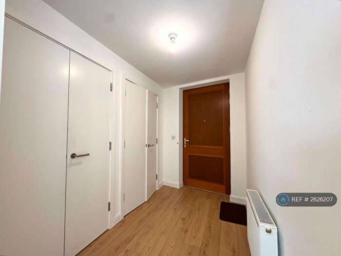 1 Bedroom Flat To Rent In Lariat Court, Barking, IG11