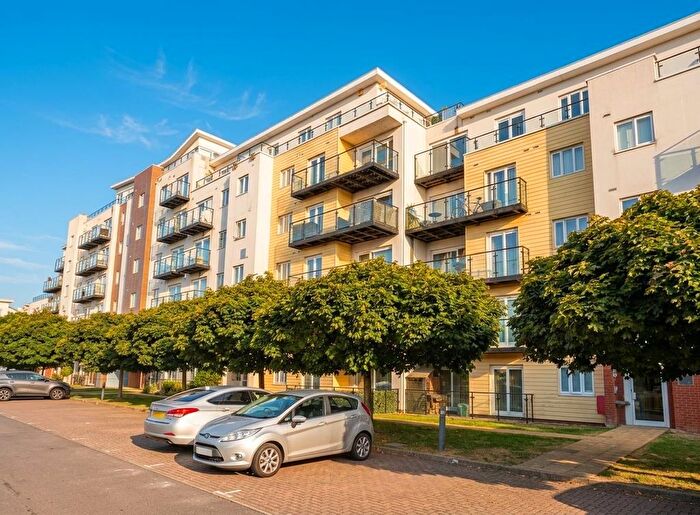 2 Bedroom Flat To Rent In Admirals House, Gisors Road, PO4