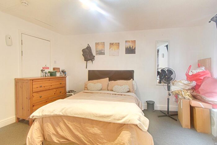 1 Bedroom Studio To Rent In Cotswold Street, Lambeth, SE27