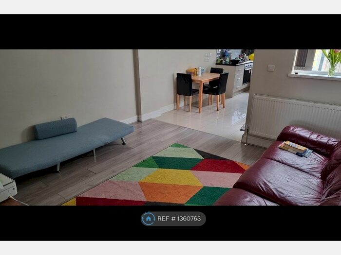 3 Bedroom Terraced House To Rent In Cromwell Road, Hounslow, TW3