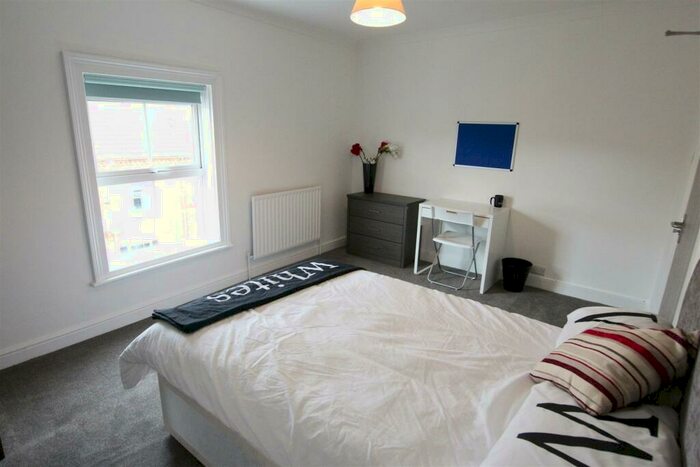5 Bedroom House To Rent In Hood Street, Northampton, NN1