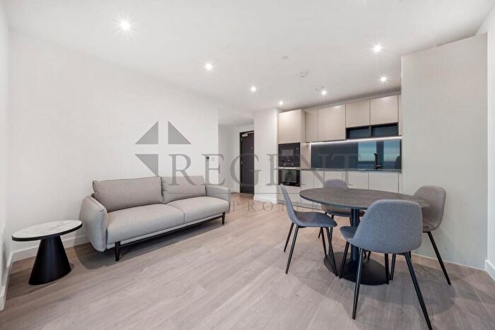 2 Bedroom Apartment To Rent In Darter House, Anax Street, N4