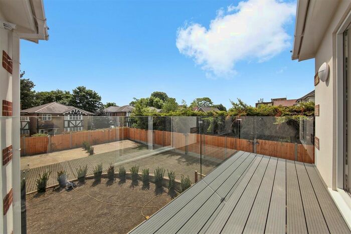 2 Bedroom Flat To Rent In Tudor Gardens, Kingsbury, London, NW9