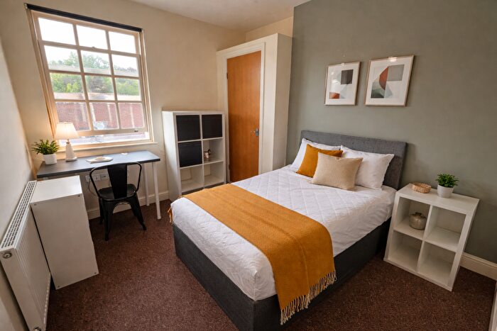 5 Bedroom Flat To Rent In Flat A, Glossop Road, Broomhill, S10