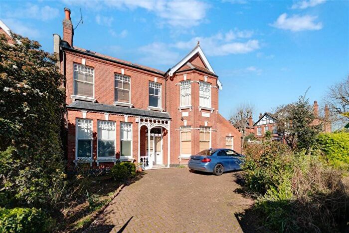 Studio For Sale In Mapesbury Road, Mapesbury Conservation, NW2