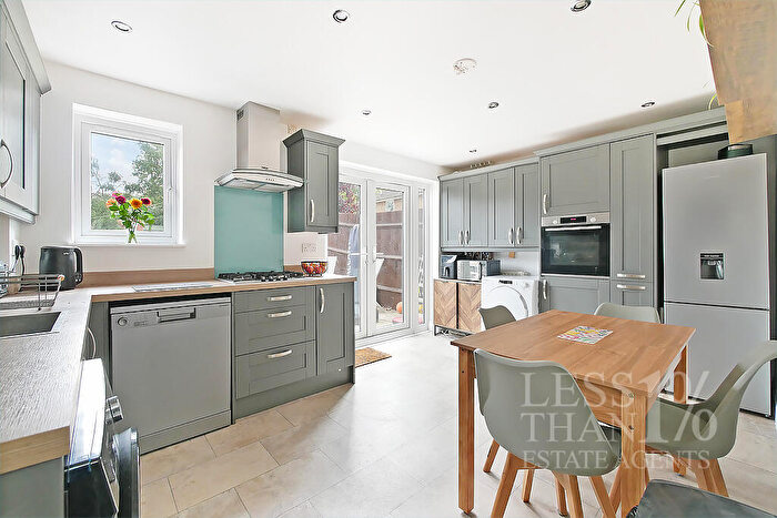 4 Bedroom Town House For Sale In Hallum Close -, NN3